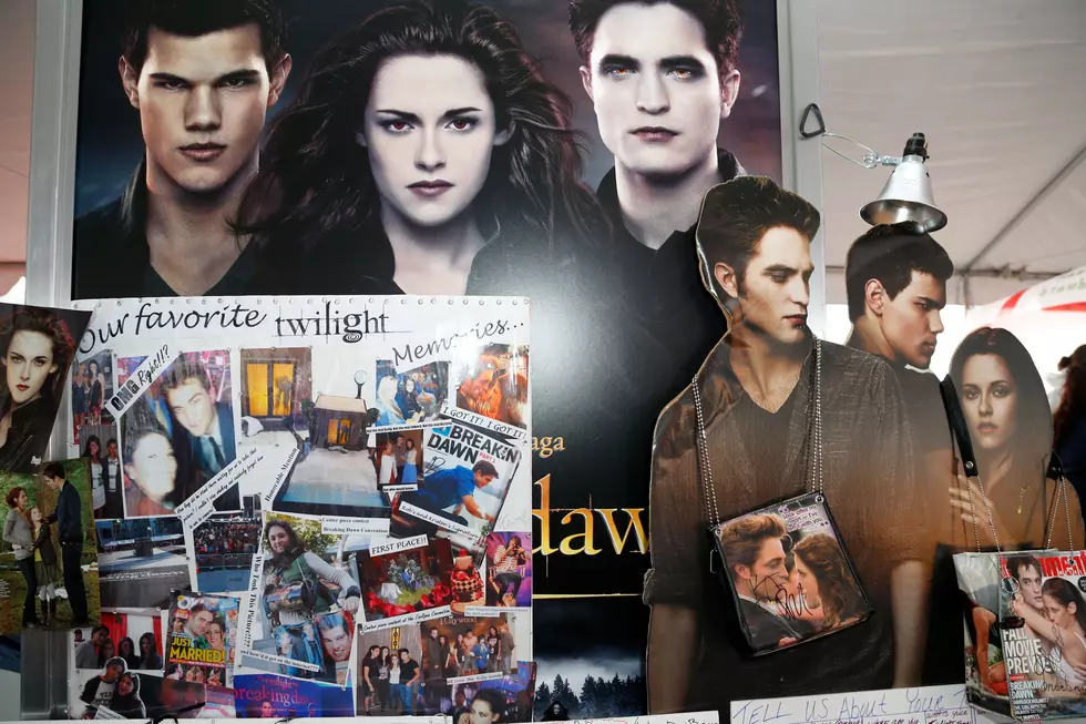 The Twilight Movies are Popular Again- Are You Team Edward or Team Jacob?