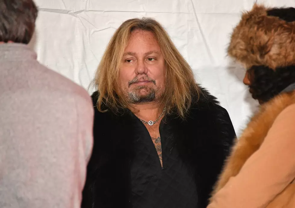 Concert Photographer Etiquette- Don’t Be This Guy With Vince Neil