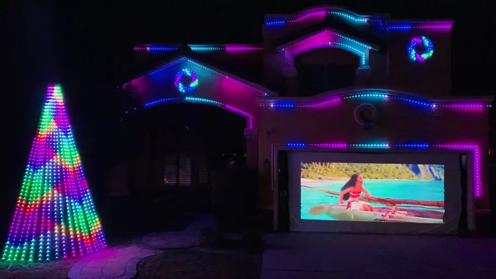 El Paso Man Debuts ‘Happily Ever After’ Christmas Light Show