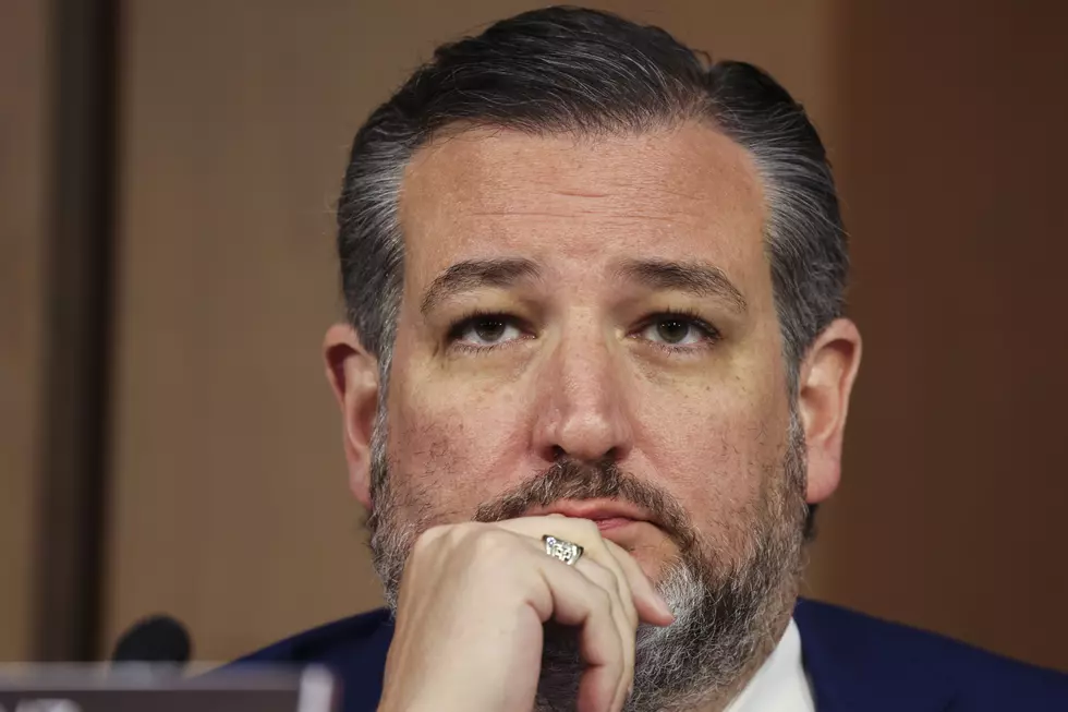 Ted Cruz Goes Maskless in the Senate and People Are Triggered