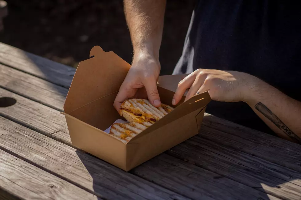 Is Making Lonche for Your Significant Other Still Considered Old Fashioned?