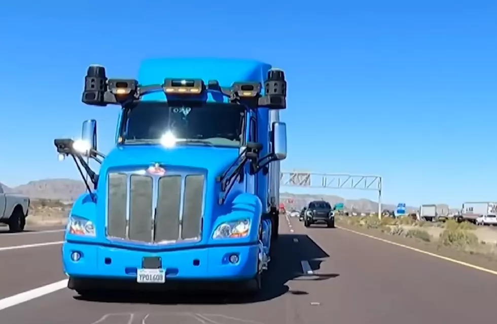 A Self-Driving Truck Was Spotted In El Paso & Reddit Loves It
