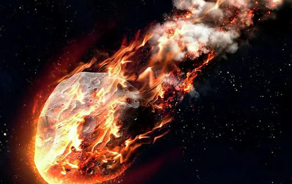 Sonic Boom Erupts as Half-ton Meteor Crash-lands in South Texas