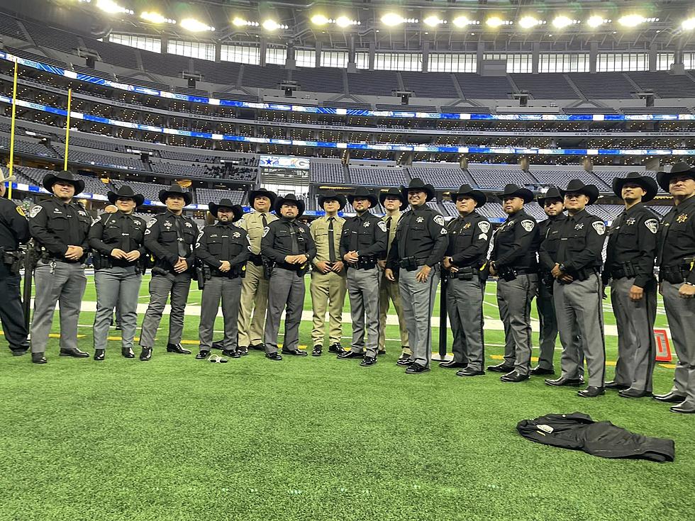 El Paso Police Officers Show Their Love For the Dallas Cowboys