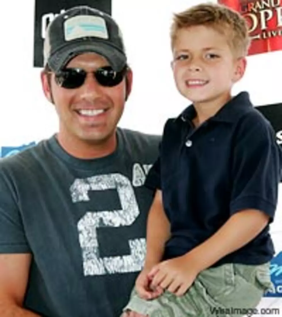 Rodney Atkins’ Son Is the Real Scene Stealer