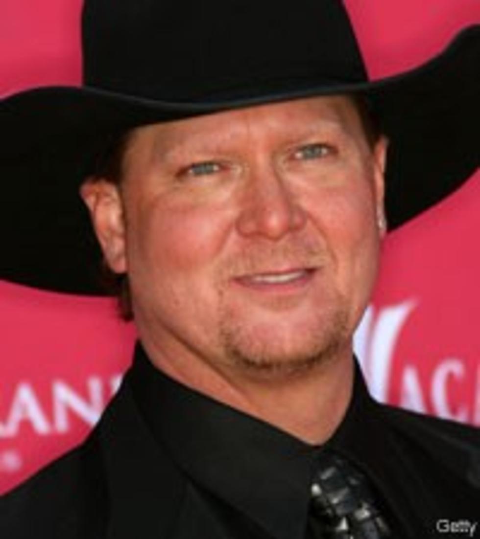 Tracy Lawrence ‘Rocks’ Out With Troops