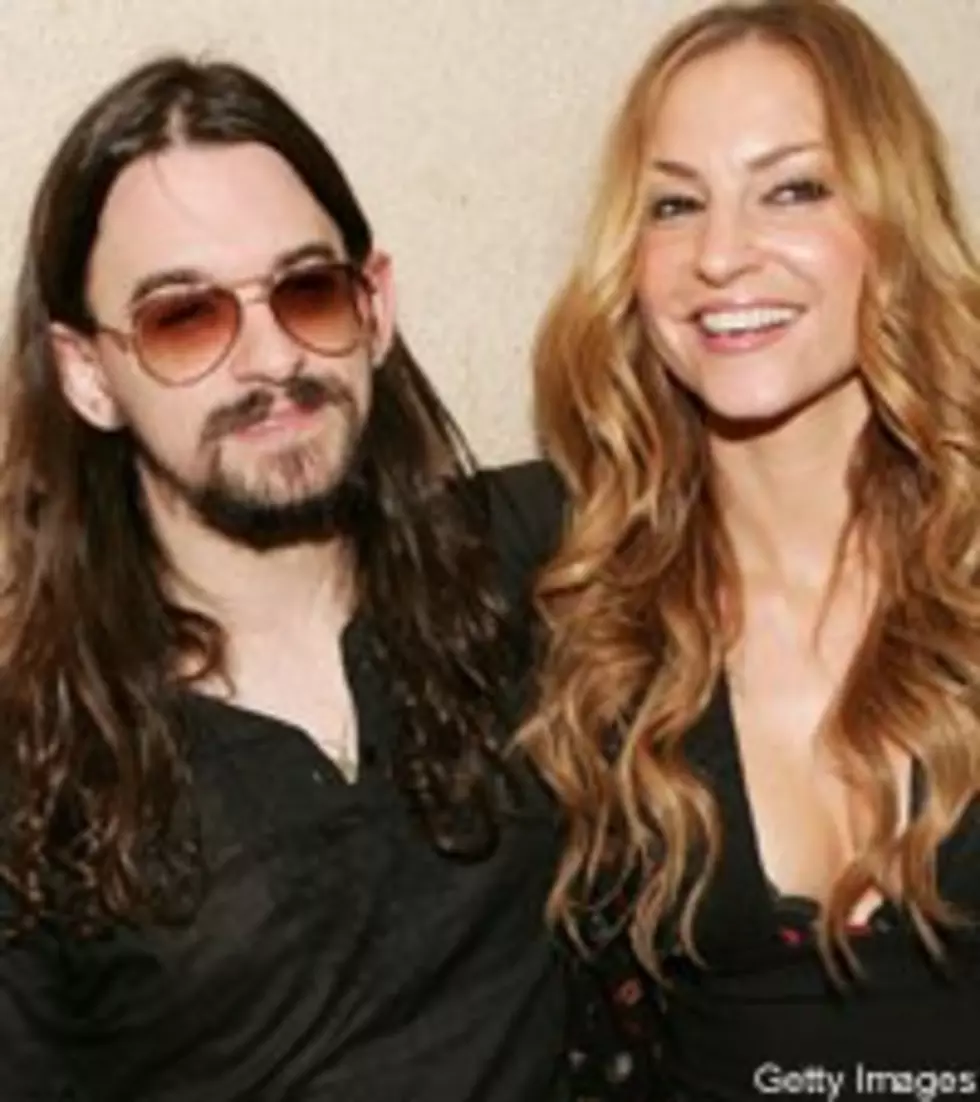 Shooter Jennings Proposes to Drea de Matteo During Live Show