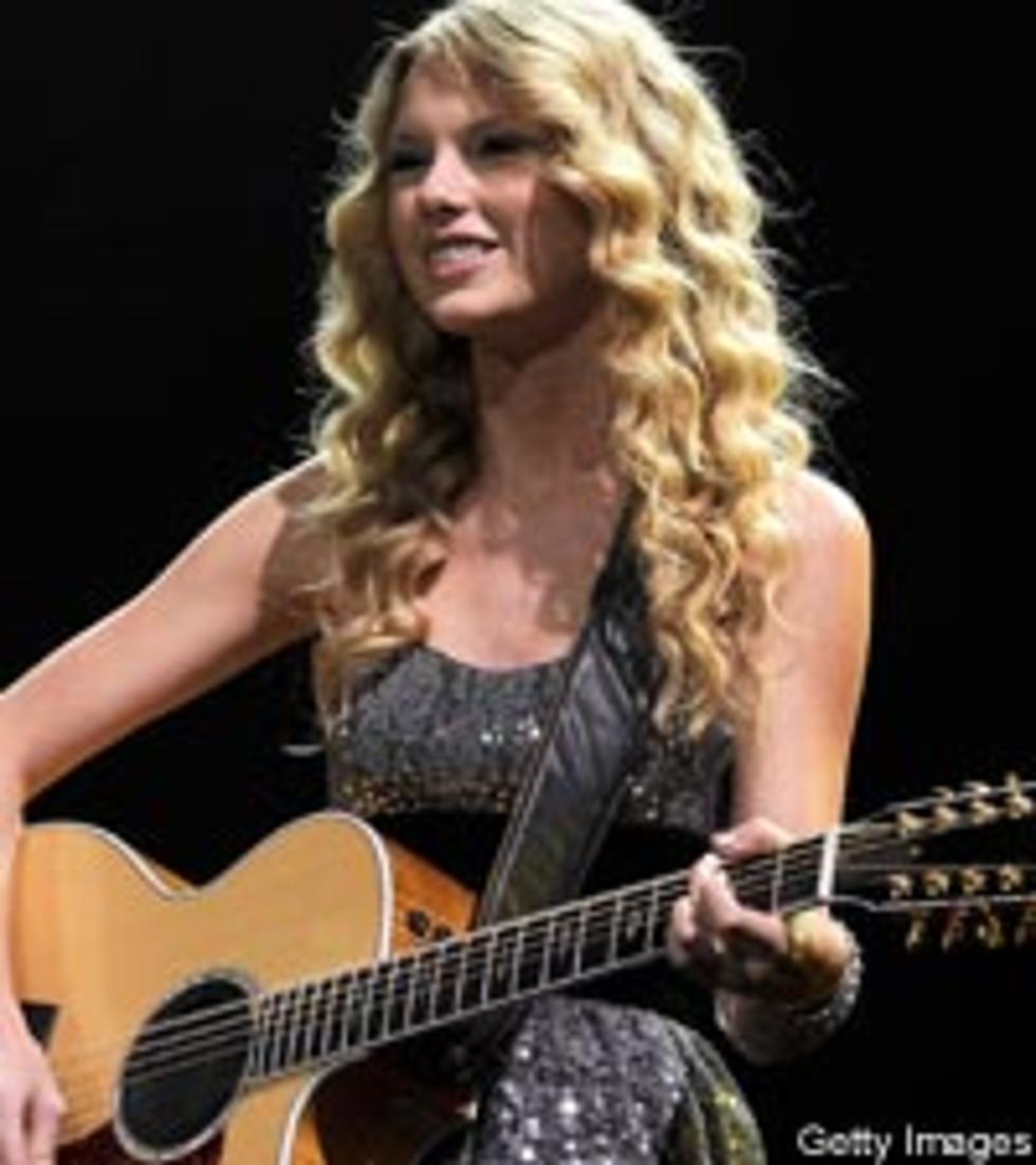 Taylor Swift Creates Signature Guitar
