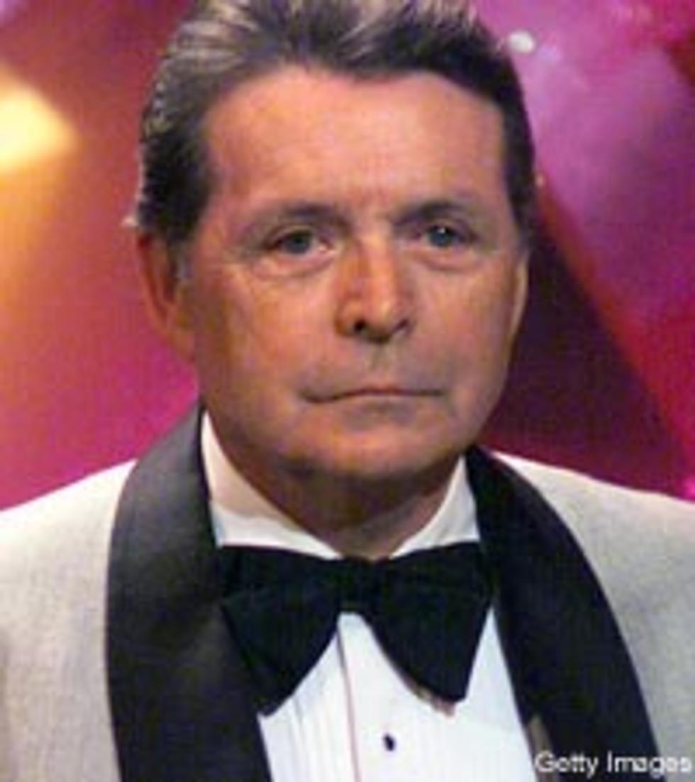 Mickey Gilley Gets Back to Work After Injury
