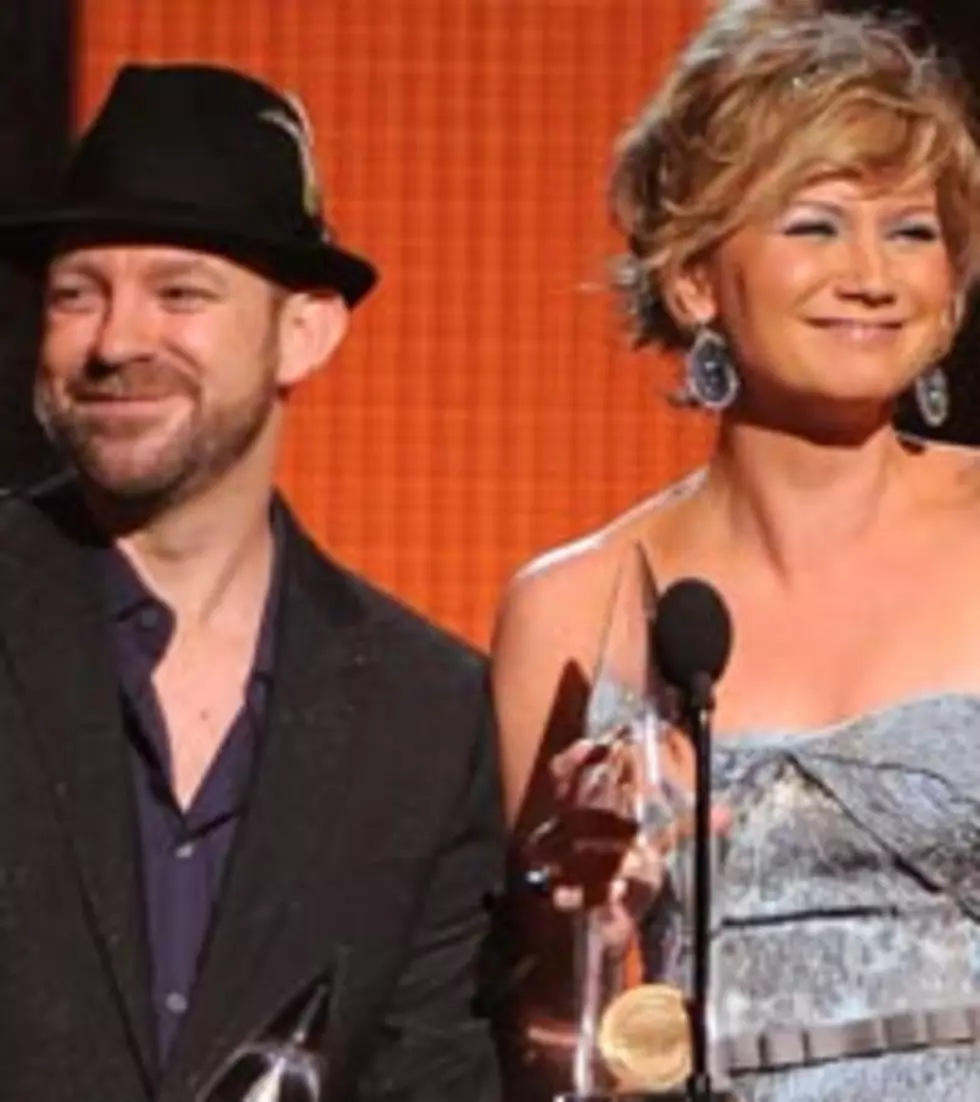 Sugarland Win CMA Vocal Duo of the Year