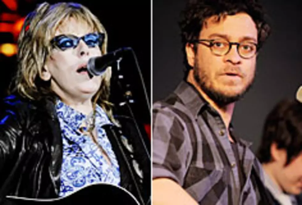 Lucinda Williams Teams With Amos Lee for Summer Tour