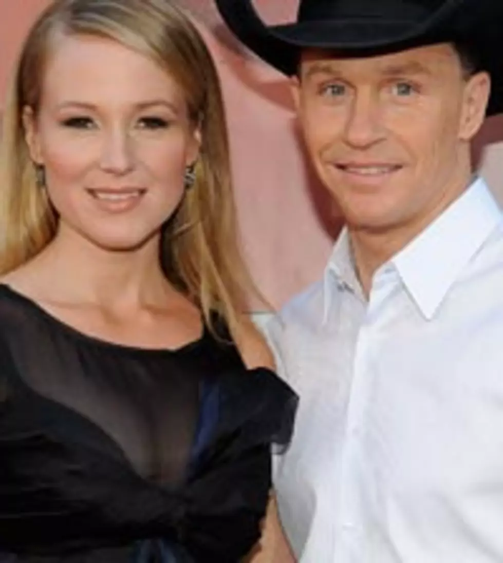 Jewel ‘Lucky’ to Have Healthy Baby Boy