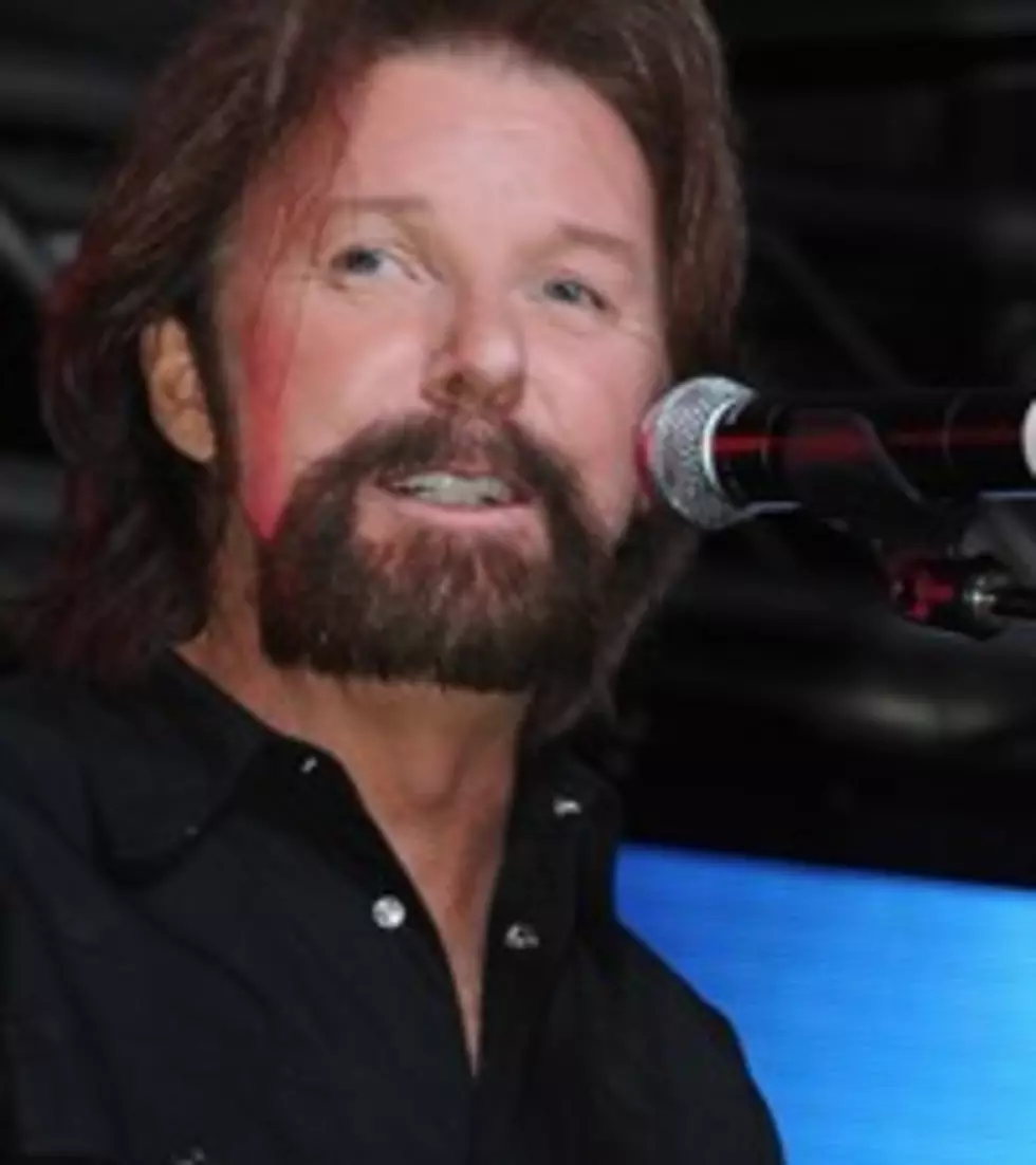 Ronnie Dunn Laments the ‘Cost of Livin” on TV