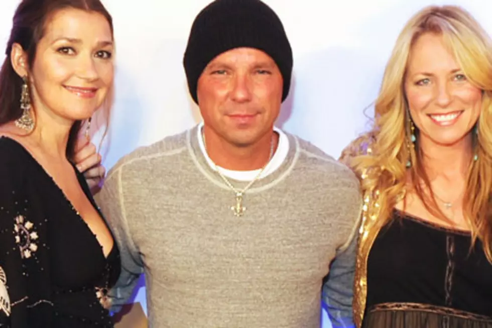 Kenny Chesney Toasts ‘You and Tequila’ Writers’ Brilliance