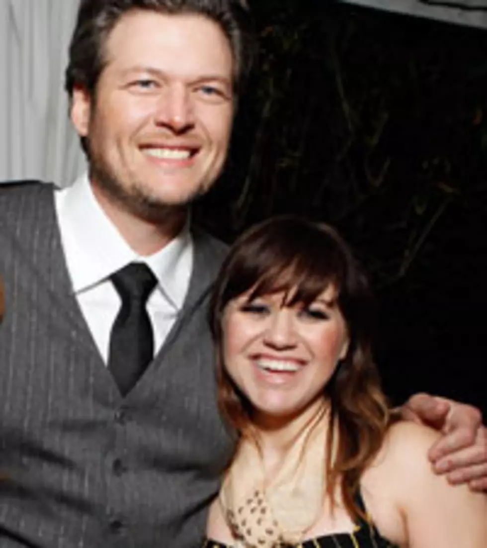Blake Shelton Weighs In on Kelly Clarkson’s Country ‘Rush’