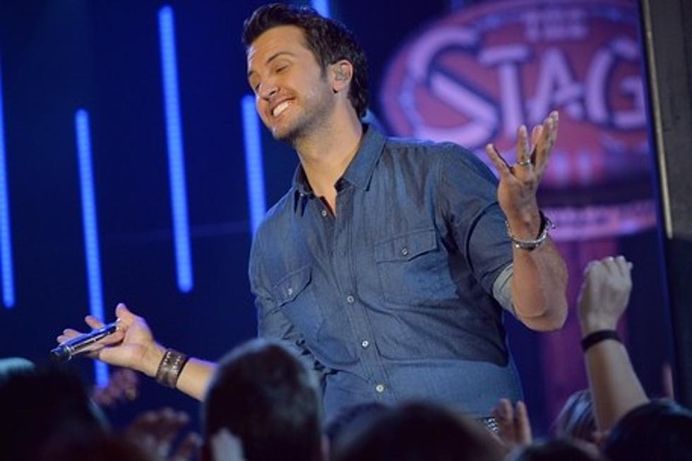 Watch Luke Bryan Perform &#8216;Crash My Party&#8217; Outside the CMT Music Awards