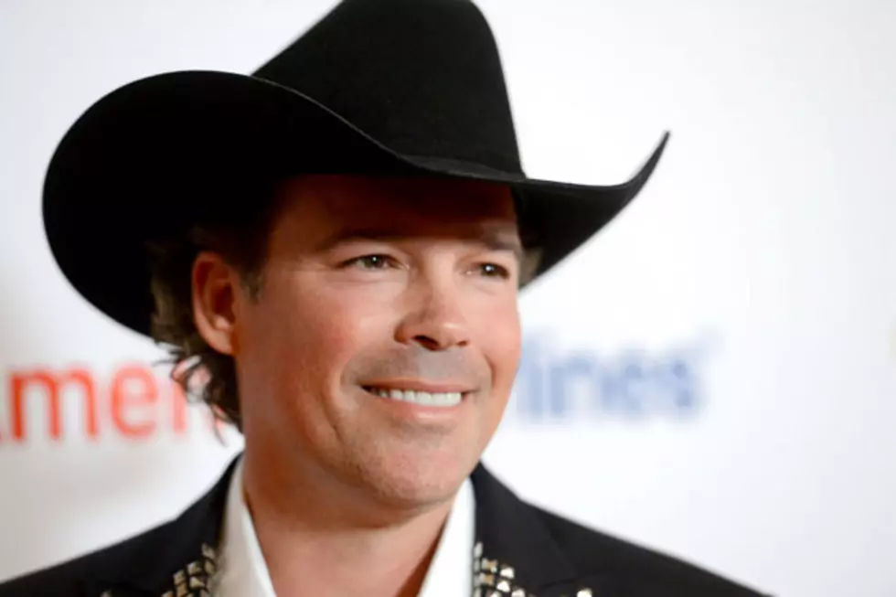 29 Years Ago: Clay Walker Earns First Platinum Record With Self-Titled Debut