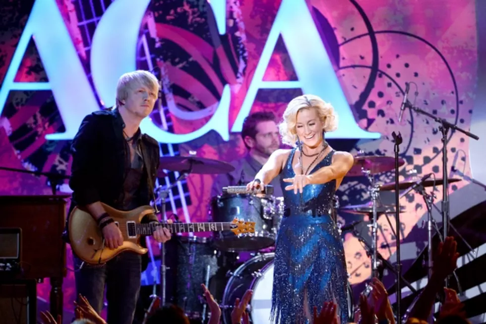 Kellie Pickler Sings 'Little Bit Gypsy' at the 2013 ACAs