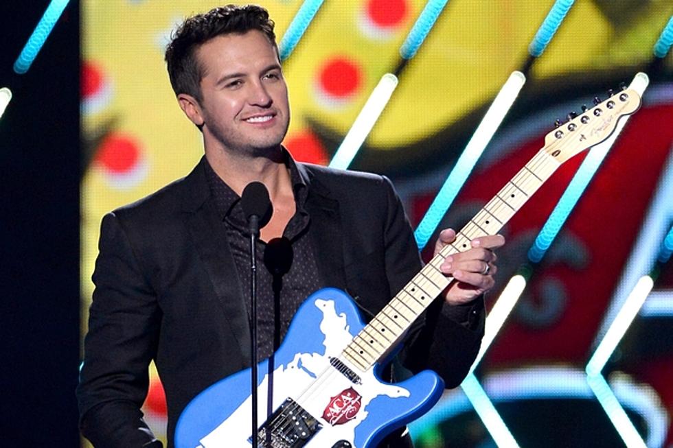 Luke Bryan Wins Male Artist of the Year at the 2013 American Country Awards