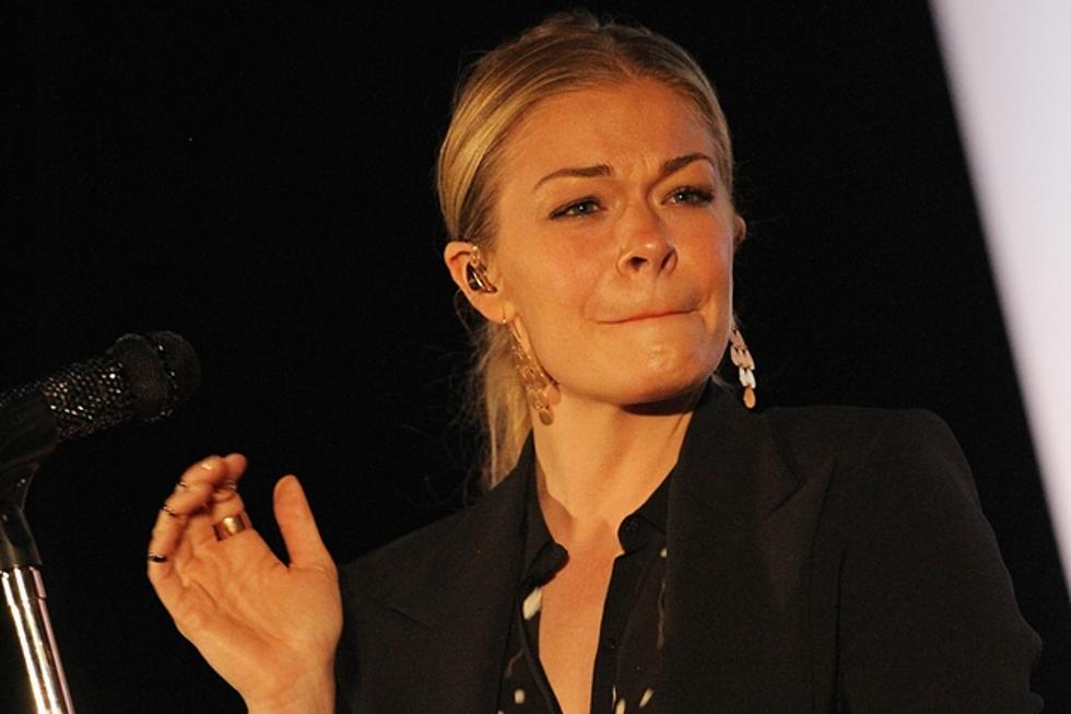 LeAnn Rimes Cuts Concert Short Due to Jaw Problems