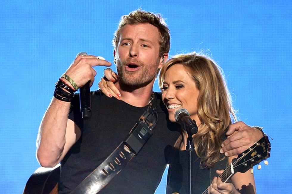 Dierks Bentley, Sheryl Crow Perform 'I Hold On' at ACMs