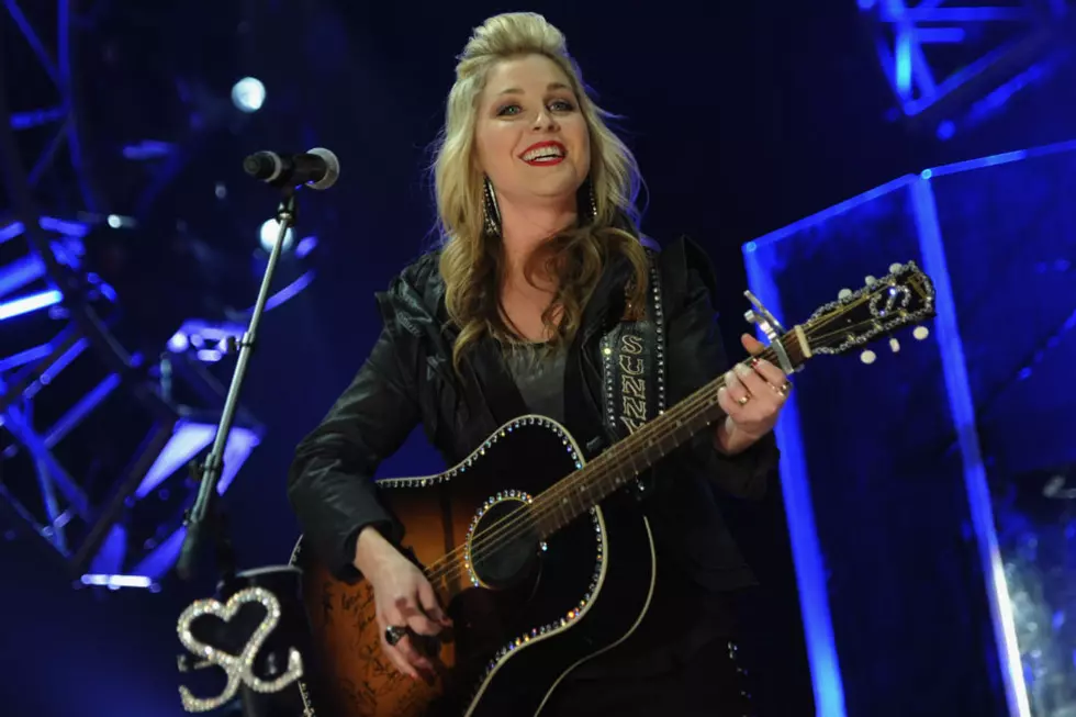 Story Behind the Song: Sunny Sweeney, ‘From a Table Away’