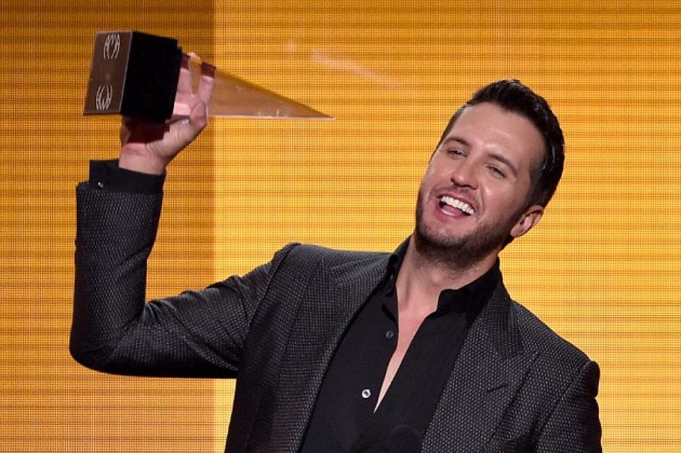 Luke Bryan Wins 2014 American Music Award for Favorite Male Artist &#8212; Country