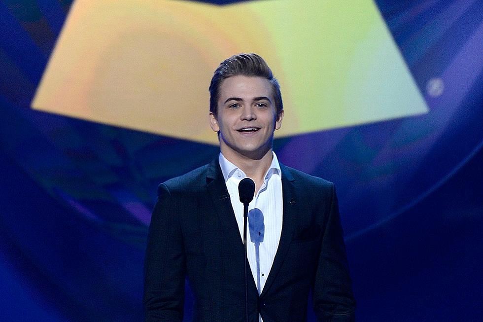 Hunter Hayes Opens 2015 Grammy Awards With Guitar Jam