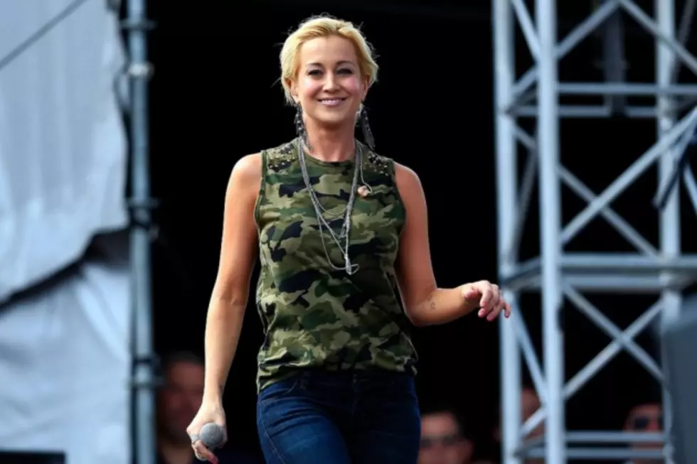 Kellie Pickler Ready to Beat Thomas Rhett in Life-Size Checkers Game at ACM Party for a Cause