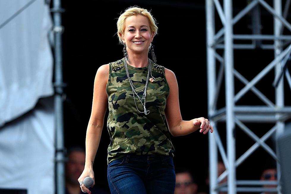 Kellie Pickler Ready to Win Life-Size Checkers Game at ACMs