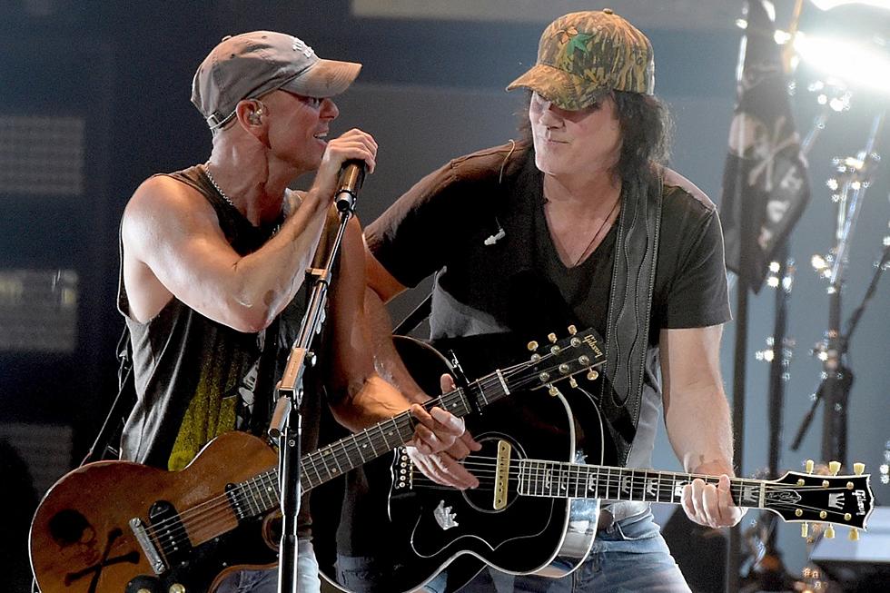 Kenny Chesney, David Lee Murphy Win 2018 CMA Awards Musical Event of the Year