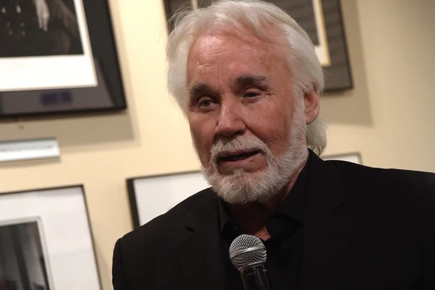 More Country Superstars Sign on for Kenny Rogers&#8217; Farewell Concert