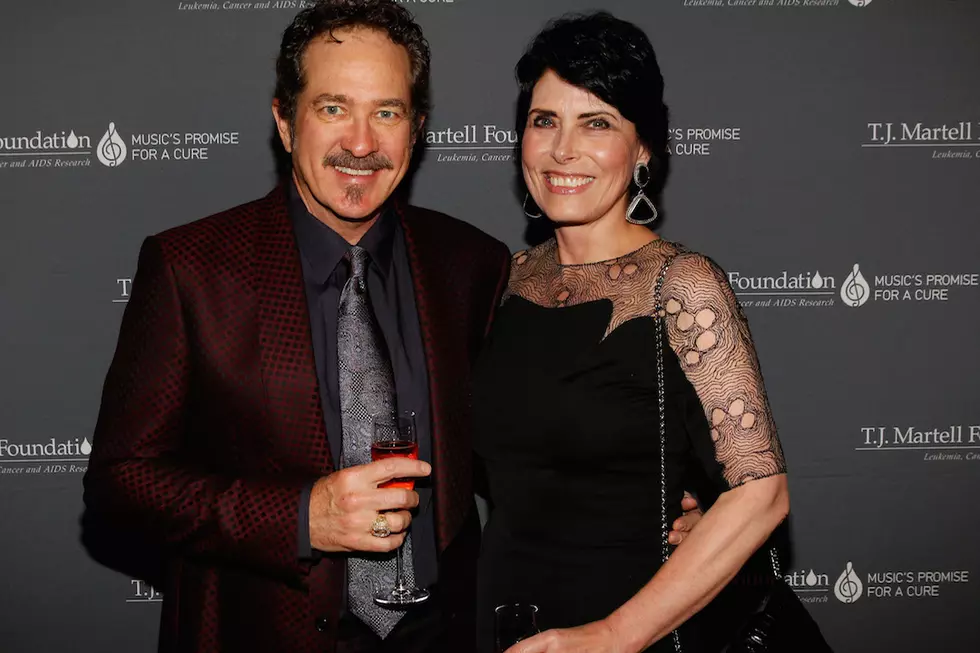 Fake Kix Brooks Facebook Account Busted By His Wife Barbara