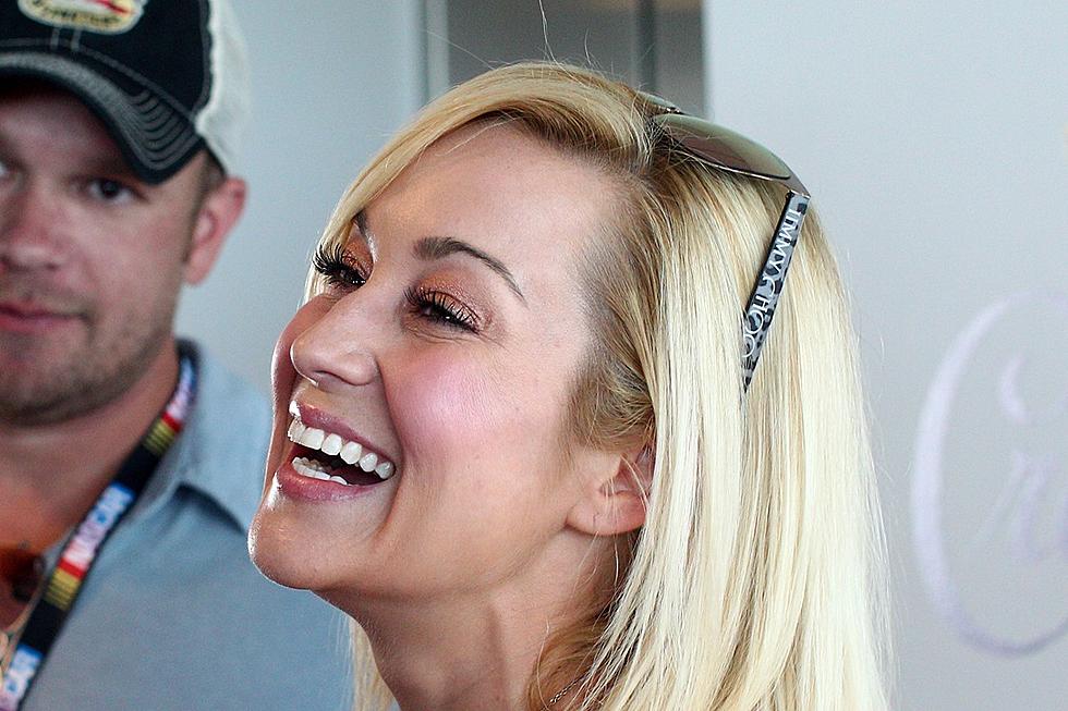 Kellie Pickler Wants You to Put Your Phone Away at Her Shows