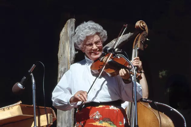 Ramona Jones, Fiddler and &#8216;Hee Haw&#8217; Cast Member, Dead at 91