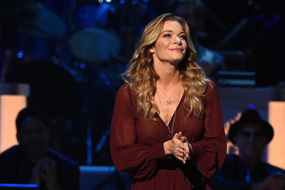 LeAnn Rimes Stuns With 'Happy XMas' at CMA Country Christmas 2015