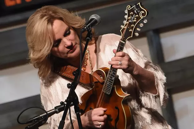 Rhonda Vincent Takes Home Three Trophies at the 2016 SPBGMA Awards