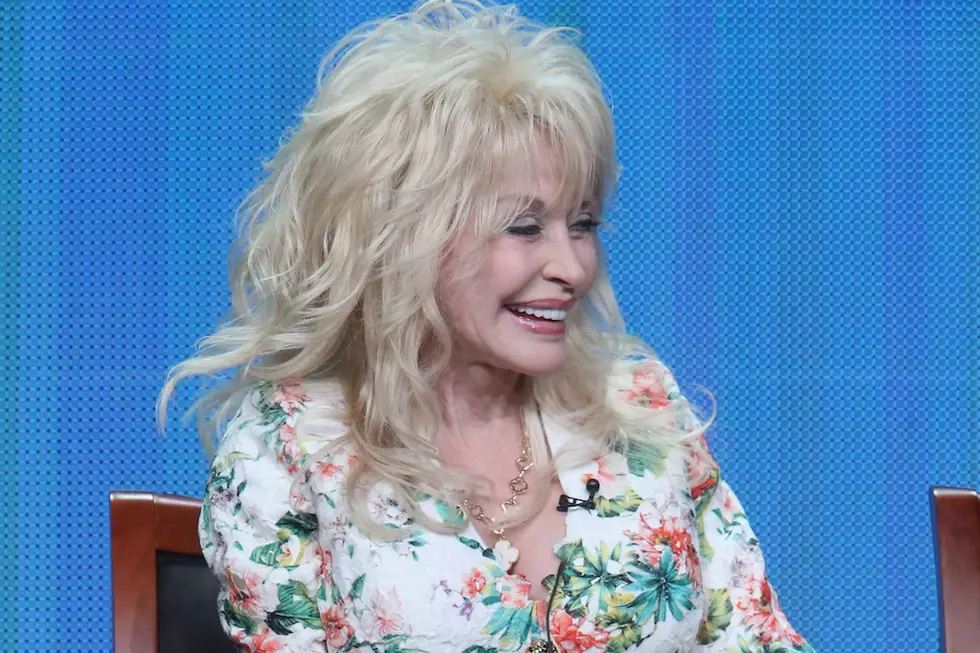Dolly Parton Revamps Family-Friendly Dinner Theater Near Dollywood