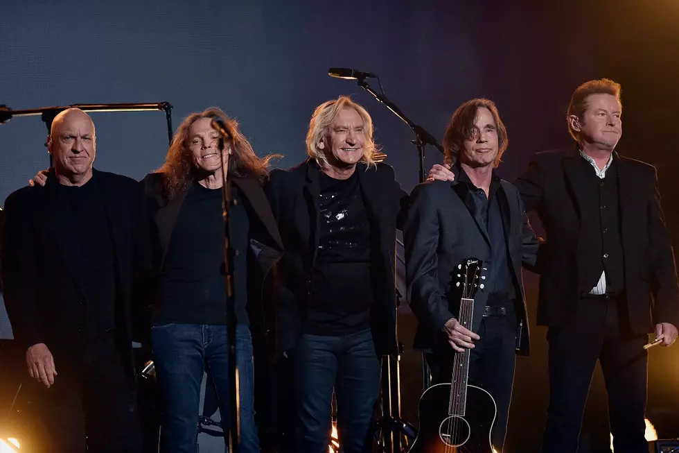 The Eagles, Jackson Browne Honor Glenn Frey at 2016 Grammys