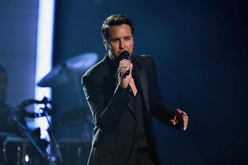 Luke Bryan Sings ‘Penny Lover’ During 2016 Grammy Awards Lionel Richie Tribute
