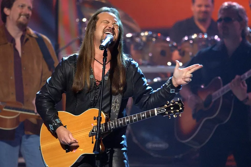 26 Years Ago: Travis Tritt Joins the Grand Ole Opry