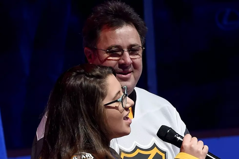 Watch Vince Gill, Daughter Corrina Sing the National Anthem at the 2016 NHL All-Star Game