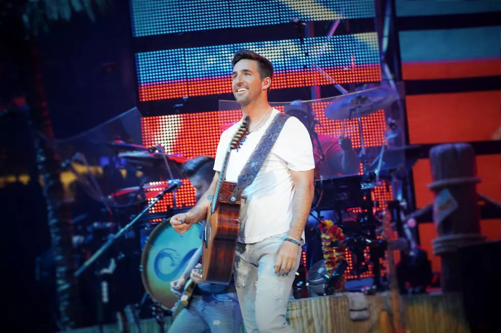 Review: Third Time’s a Charm for Jake Owen at RodeoHouston [PICTURES]
