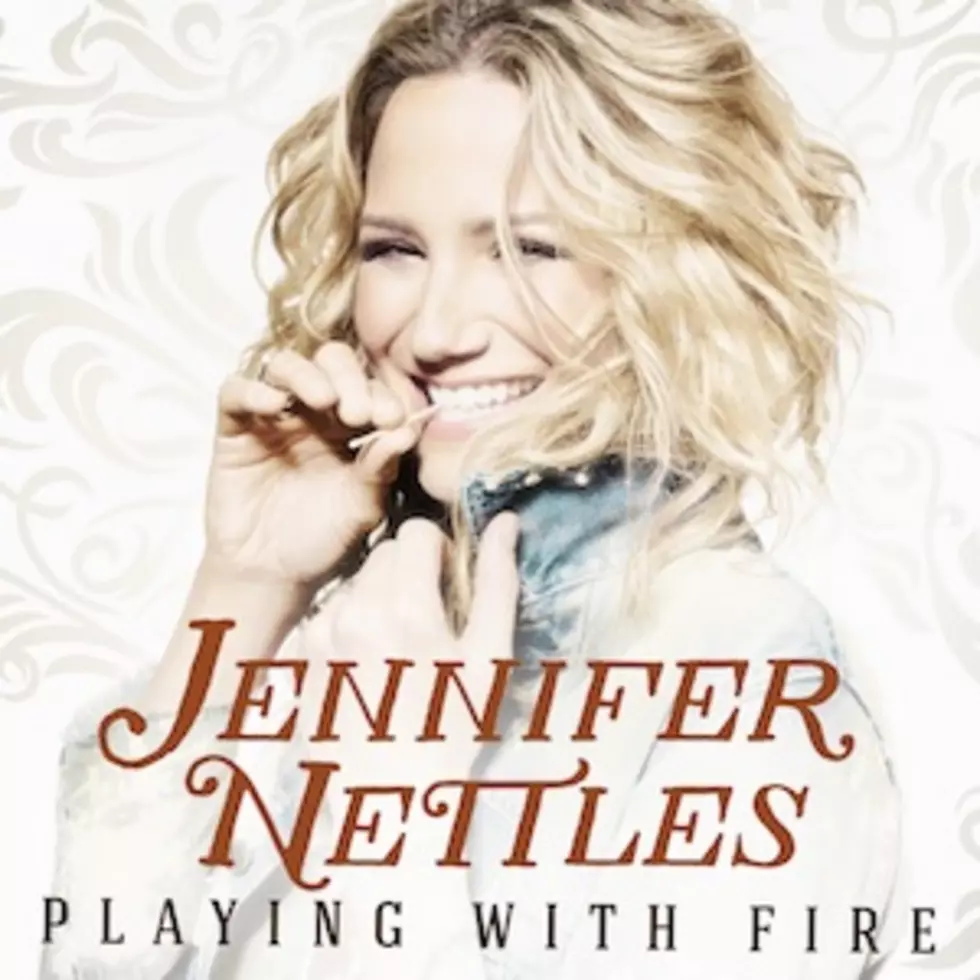 Jennifer Nettles Announces Sophomore Solo Album, &#8216;Playing With Fire&#8217;