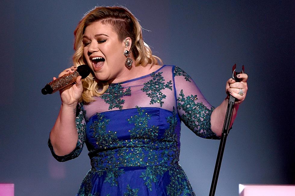 Kelly Clarkson to Perform at 2016 National Christmas Tree Lighting