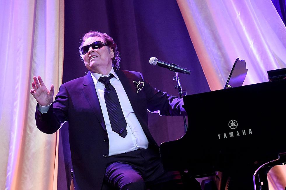 Ronnie Milsap’s First Time on the Radio Was NOT a ‘Total Disaster’