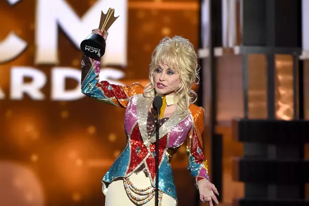 Dolly Parton Receives Tex Ritter Award at 2016 ACM Awards