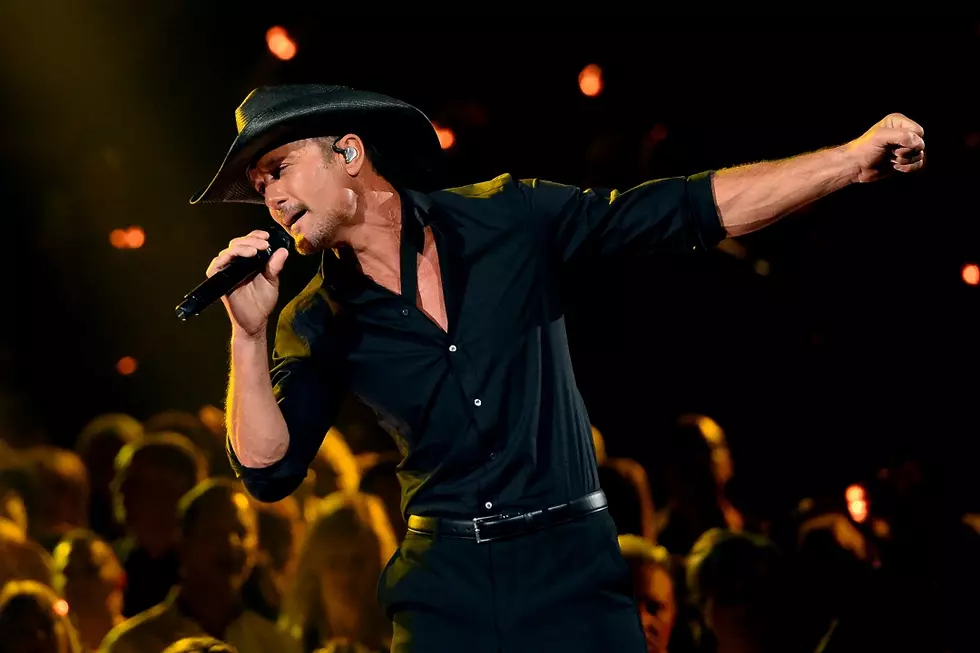 Tim McGraw Performs ‘Humble and Kind’ at 2016 ACM Awards