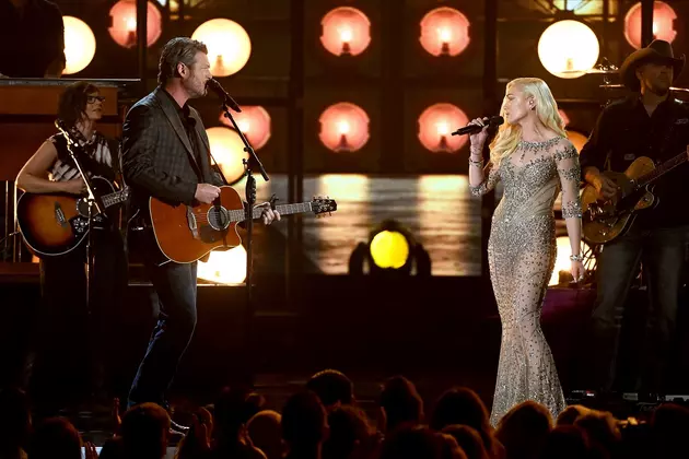 Blake Shelton, Gwen Stefani Team Up at 2016 Billboard Music Awards