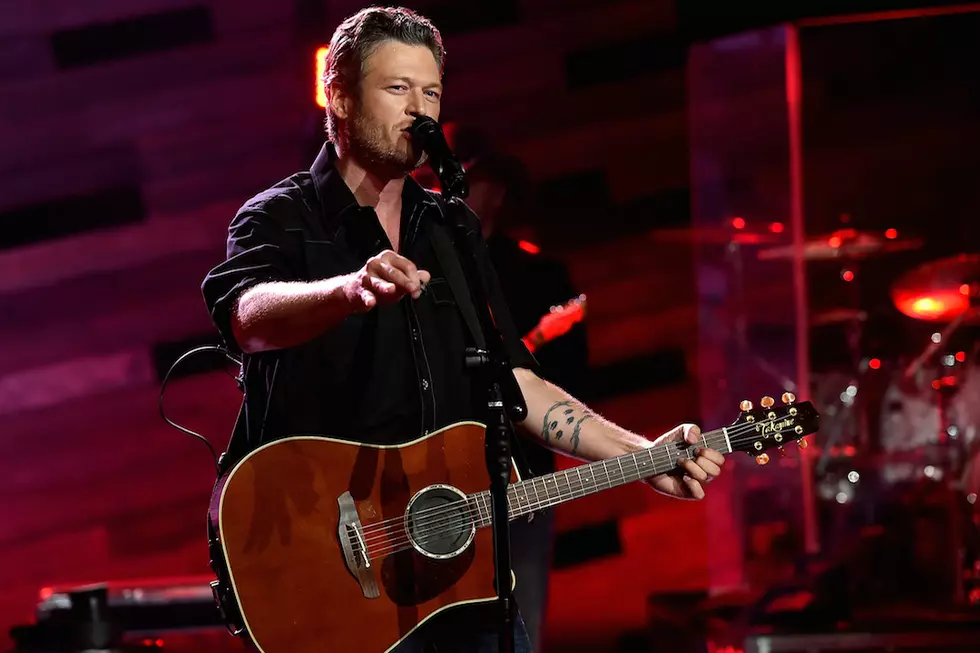 Blake Shelton Gives Surprise Show During 2016 CMA Music Festival [WATCH]